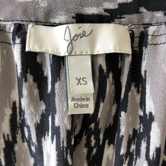 Joie Silk Black and Grey Aztec Print Pullover Top - Picture 2 of 7